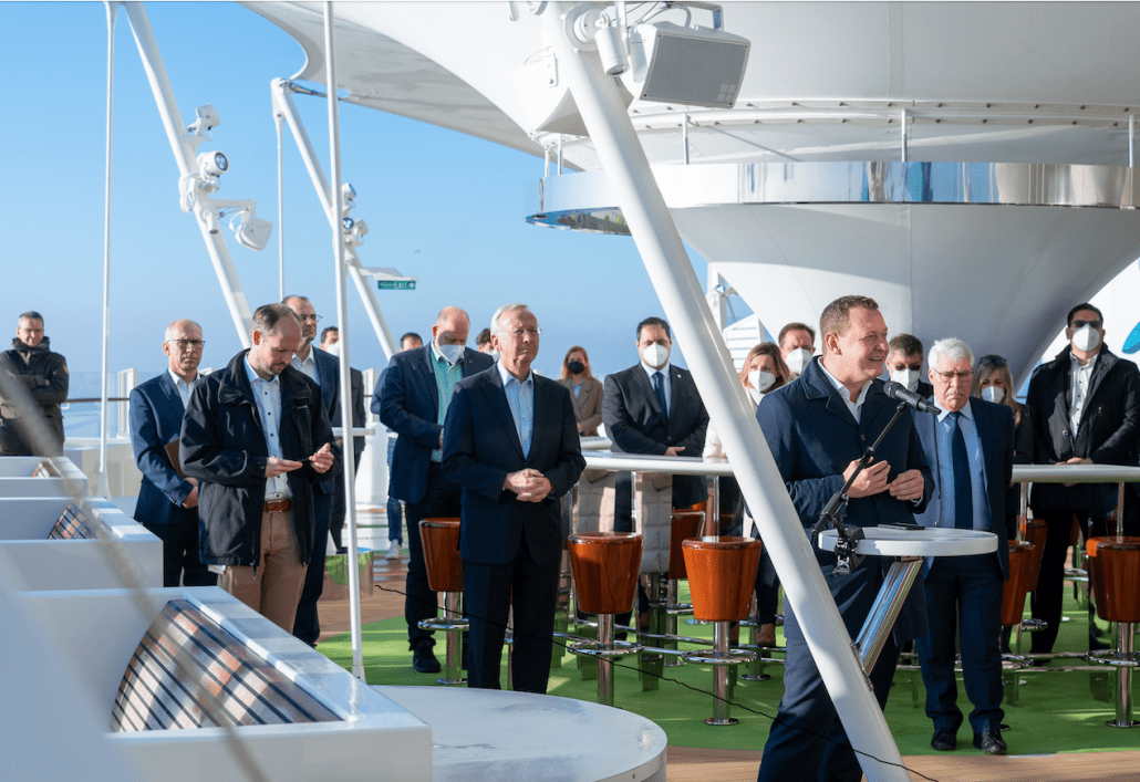 Felix Eichhorn, President AIDA Cruises. AIDAcosma Übernahme in Bremerhaven am 21.12.2021.